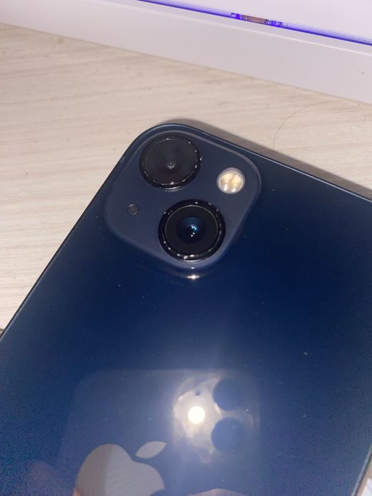 Продавам iPhone 13