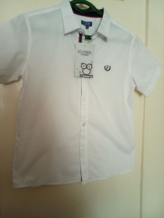 Продаются белые рубашки