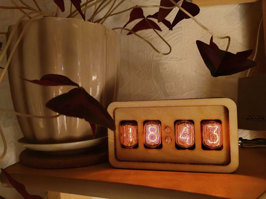 Часы ламповые Новые