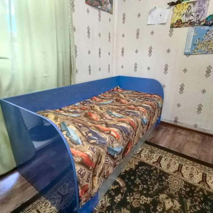 Комплект мебели в детскую комнату