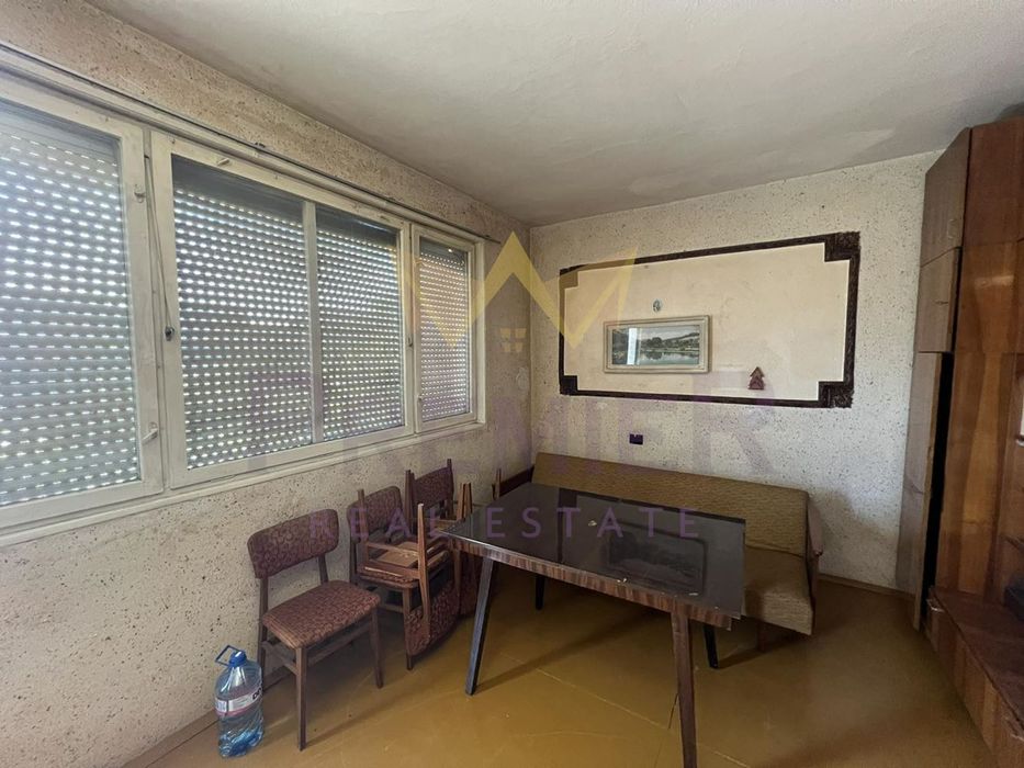 Продава се Двустаен апартамент в Добрич, Център - 78 кв.м за 911 €/кв.м - Снимка #4