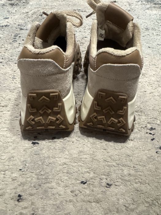 Продам кроссовки