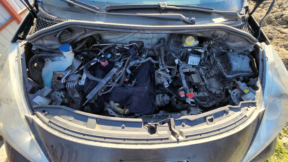 Vând peugeot 207 an 2009, 1.4 benzina 95cp