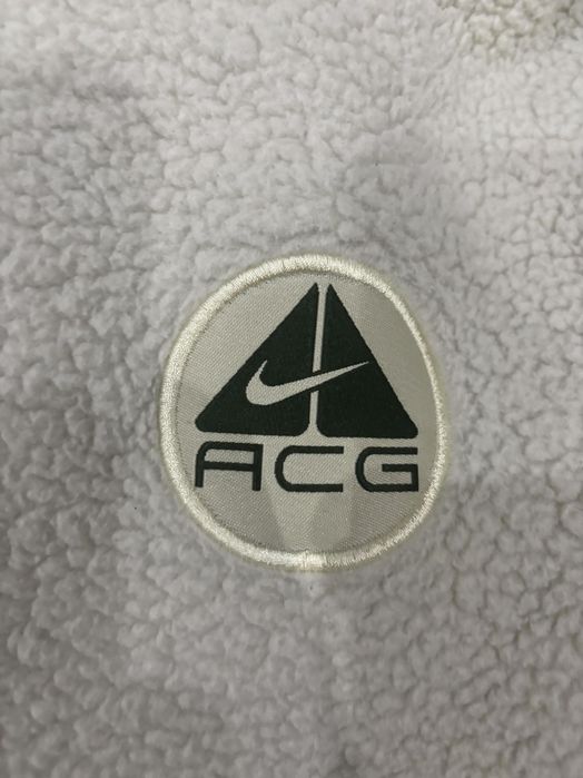 Шерпа от вълна на Нике.