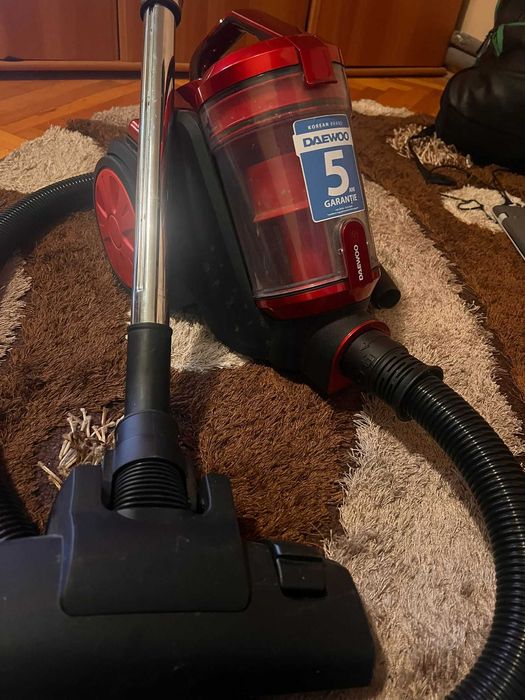Aspirator cu fir daewoo