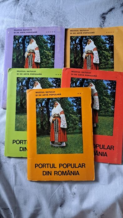 Lot complet de colecție: Etnografie, Port Popular Românesc (Diapozitive și Cărți) + Felicitări Vintage