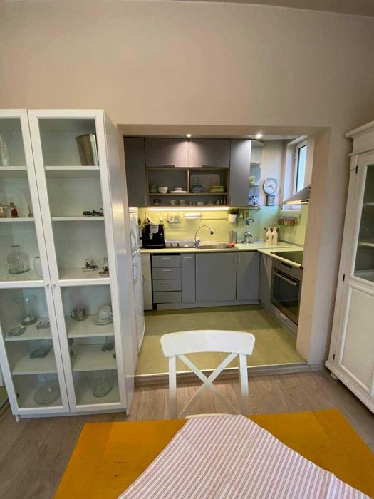 Дава се под наем Тристаен апартамент в Пловдив, Център - 77 кв.м за 510 € - Снимка #3