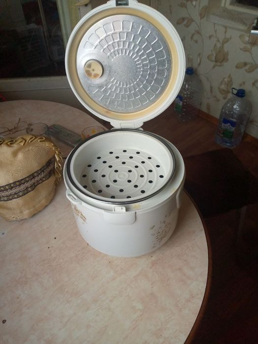 Мультиварка "Scarlett"