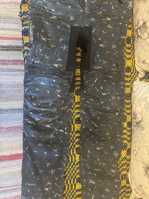Vand exhipament moto(casca ,geaca ,pantaloni )