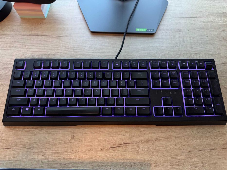 Razer Ornata V2 гейминг клавиатура