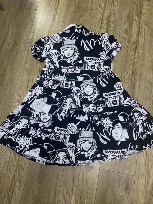 Рокля с цип MOHITO, размер 32, принт тип “комикс”
