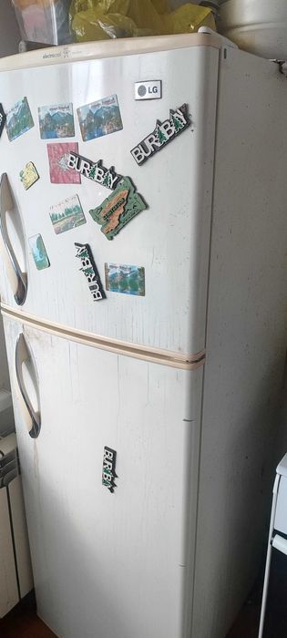 Продам холодильник
