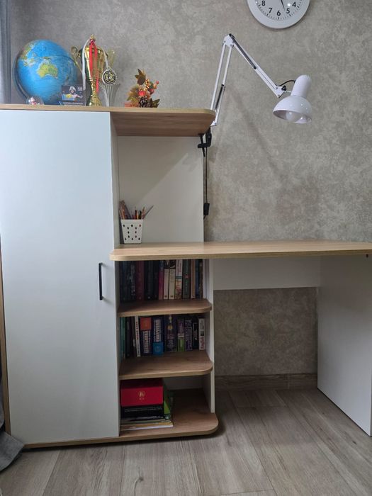 Продаю писменный стол со шкафом