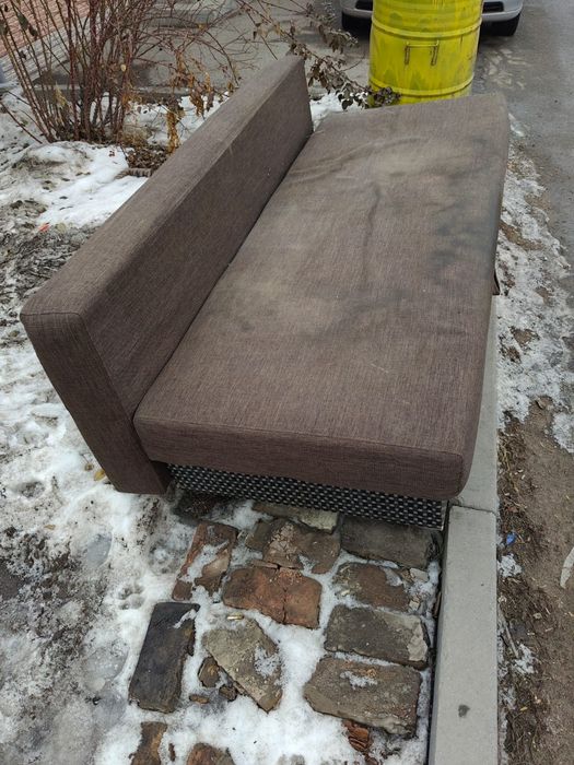 Диван в хорошем состоянии