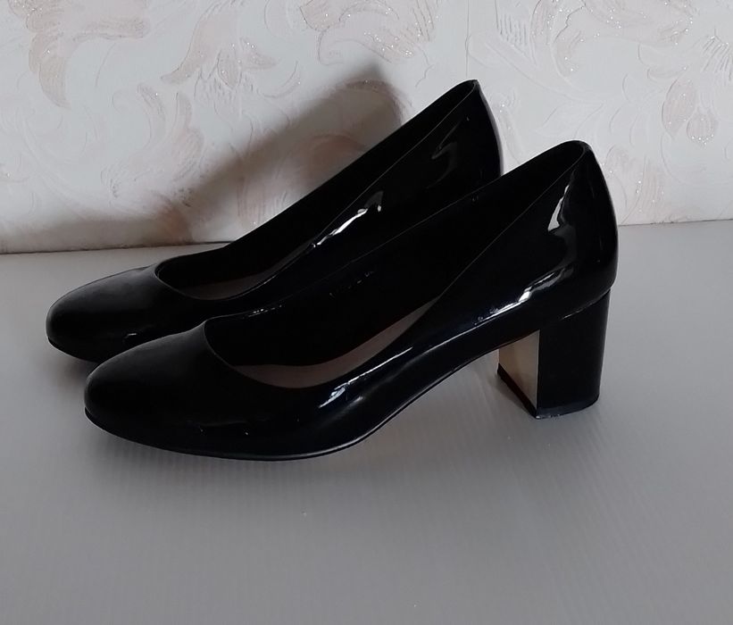 Продам женскую обувь