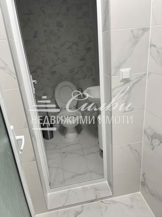 Дава се под наем Офис в Шумен, Център - 40 кв.м за 275.4 € - Снимка #3