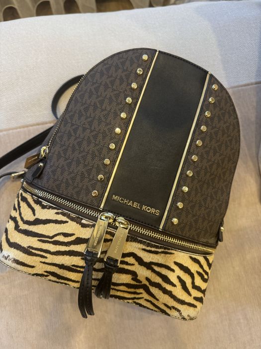 Michael Kors раница Rhea Studded Logo and Tiger with Calf Hair