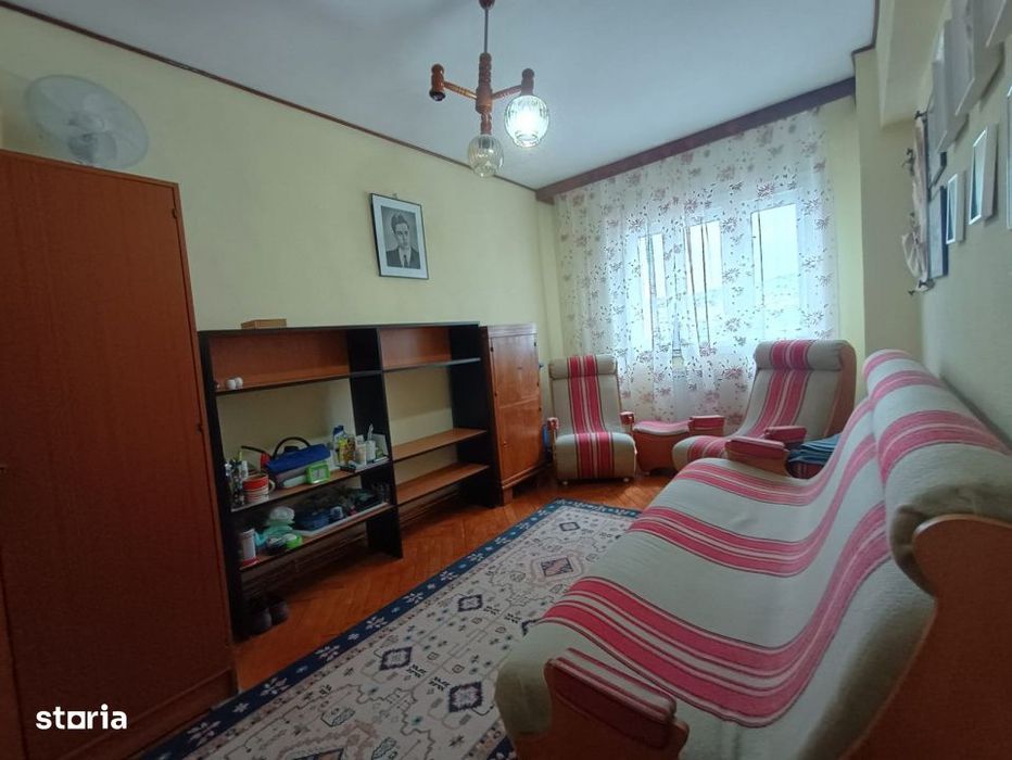 Apartament cu 4 camere 2 bai camara debara Piata Flora