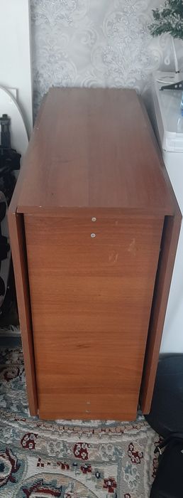 Продам стол б/у за 5000т