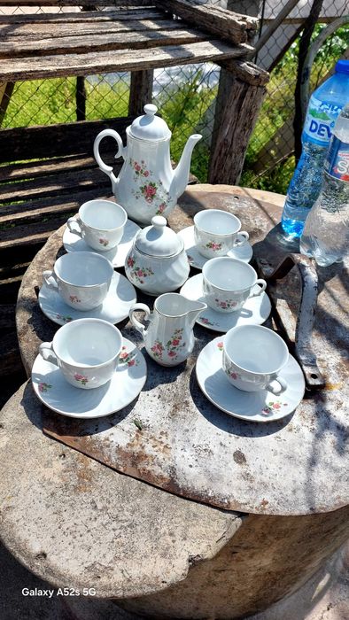 Порцеланов български сервиз за кафе/чай