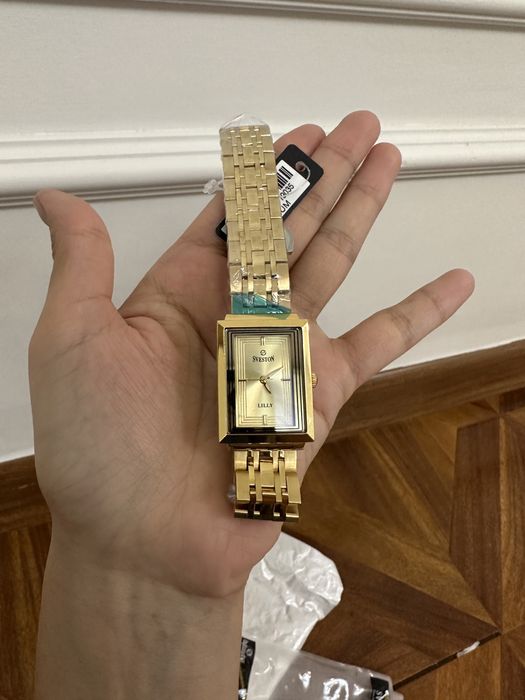 Продам часы новые