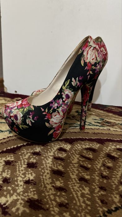 Продам туфли высокие и на платформе можно high heels