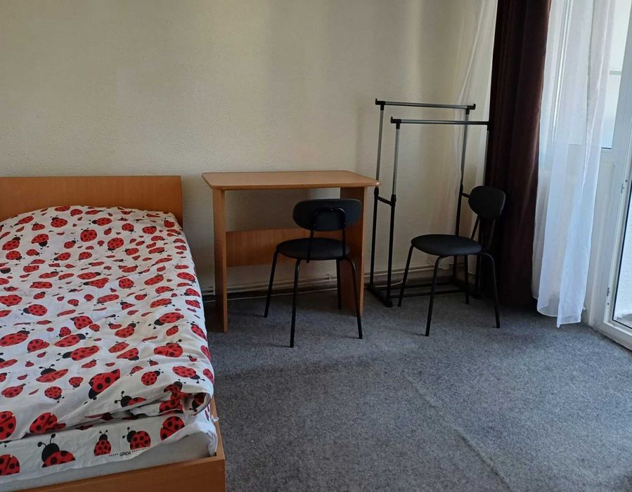 PF Apartament 3 camere, decomandat, zona Pacurari - Petru Poni, 64mp