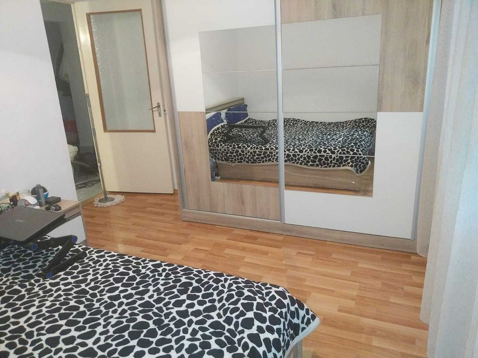 Inchiriez apartament