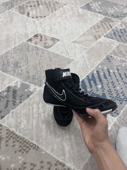 Продаю борцовки найк