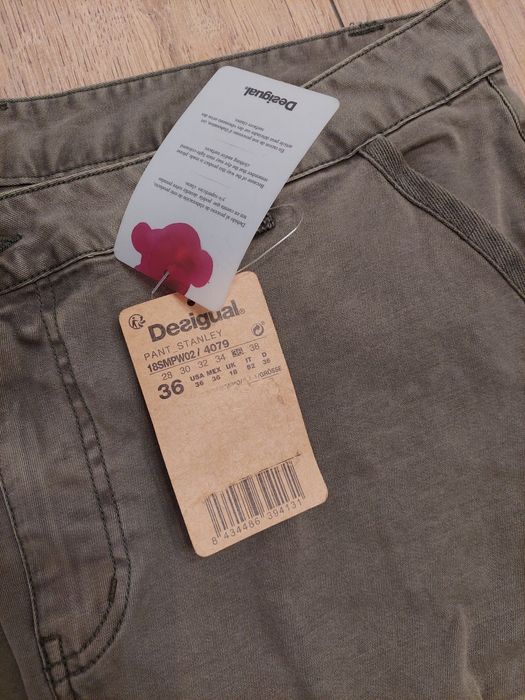 Pantaloni cargo barbati 36 DESIGUAL