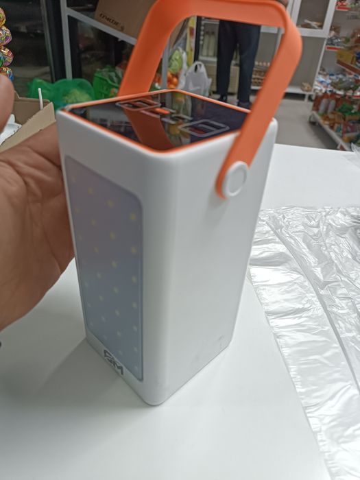 Паэрбанк с прожектором аккумулятор