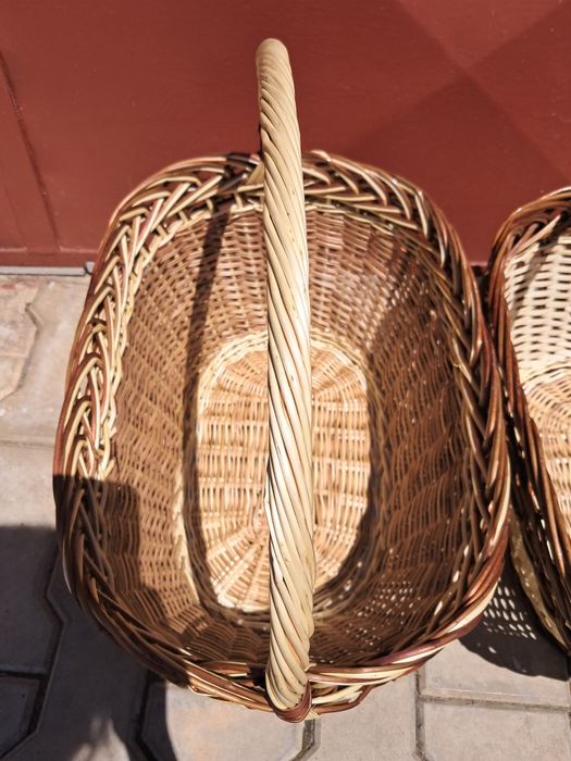 Cos de nuiele împletit,  cu maner