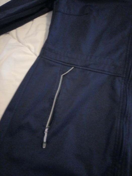 Jacheta de femei C&A marimea M-L de vant si ploaie