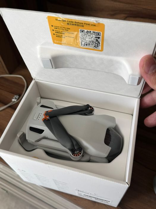 Продам дрон DJI Mini 3