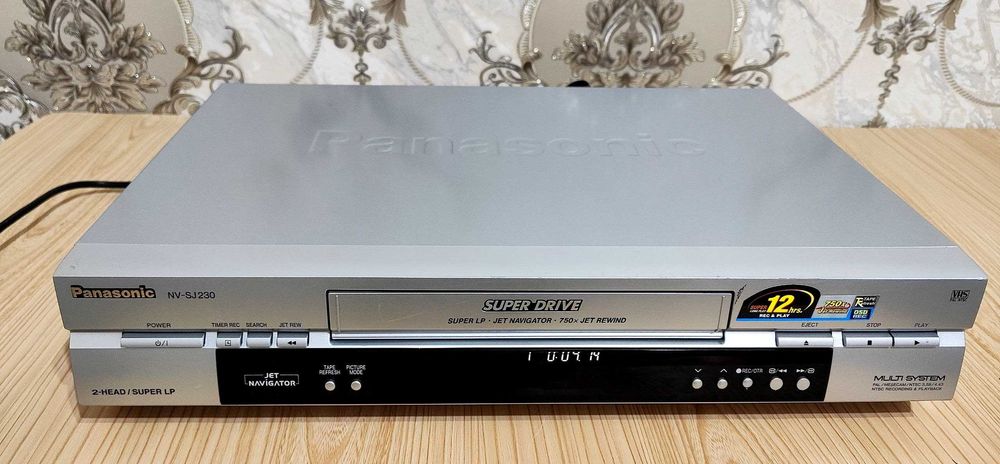 видеомагнитафон Panasonic