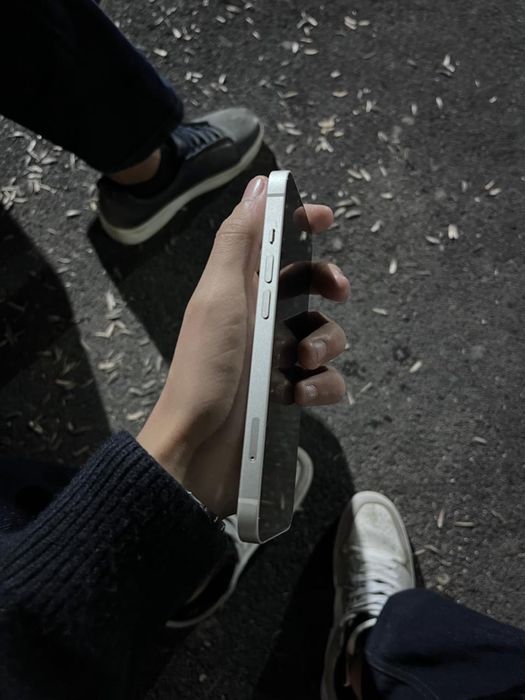 iPhone 13 White