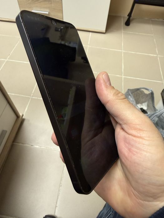 Samsung Galaxy S24 5 G 8/128gb - отличен