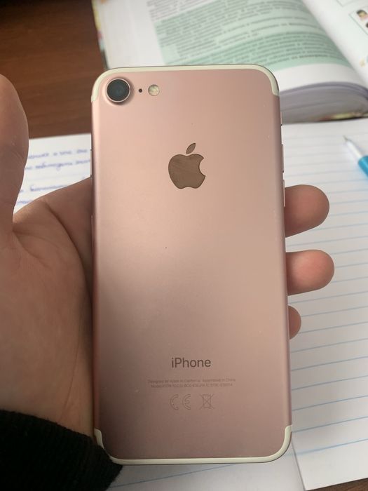 Продам два 7 айфона