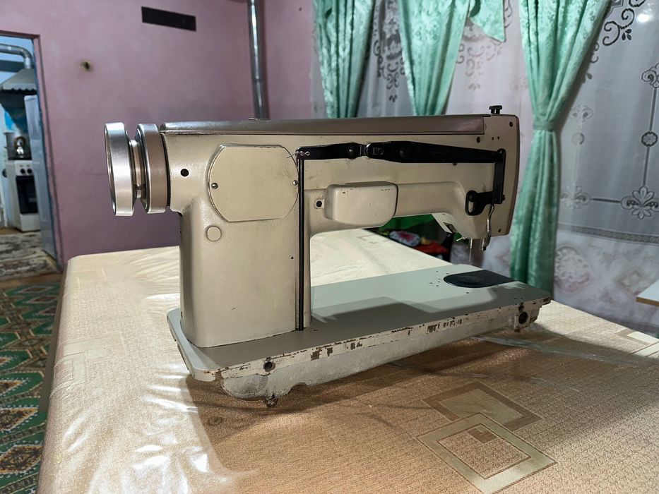 Швейная машинка производственная