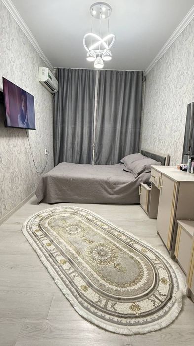 Феруза Продается квартира 2/4/4 балкон 1.5х6