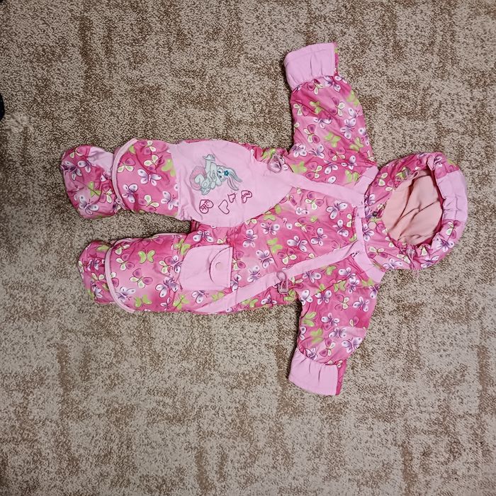 Продам Комбинезон и куртки