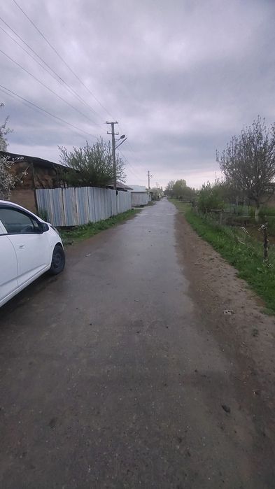 Продается дом  недалеко от Платины