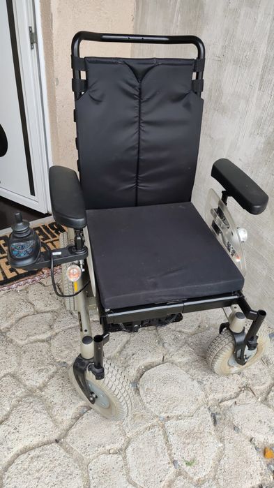 Scaun cu rotile electric