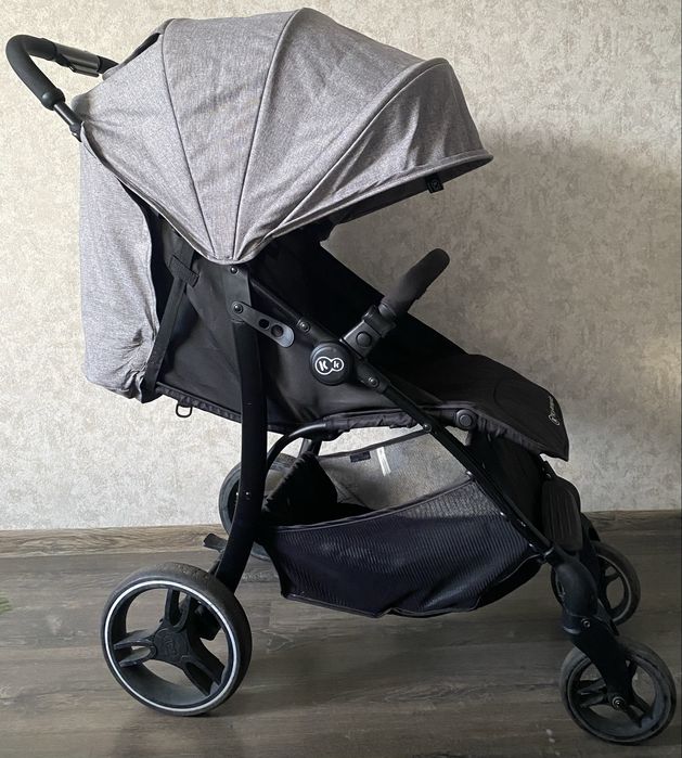 Продам прогулочную коляску Kinderkraft