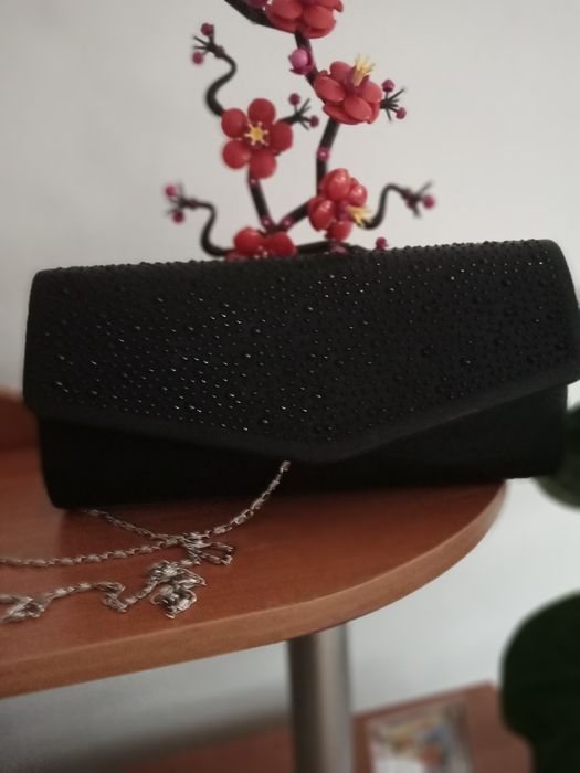 Дамска чантика-клъч