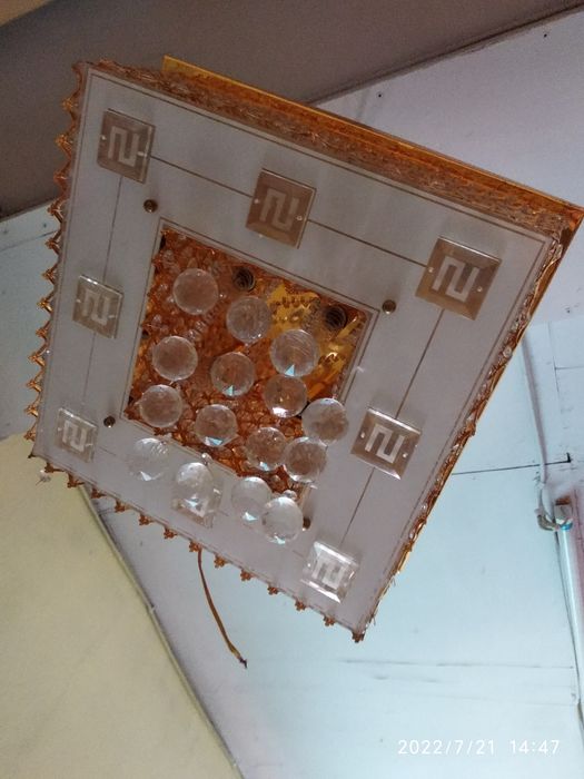 Новая красивая люстра