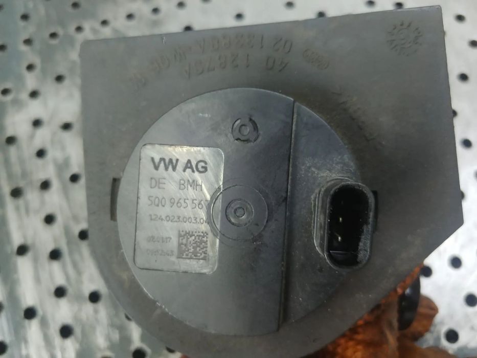 pompa auxiliara apa 1.2tsi  1.4 tdi  audi a1 seat ibiza 6j toledo skoda fabia 3 polo 6r   5q0965567