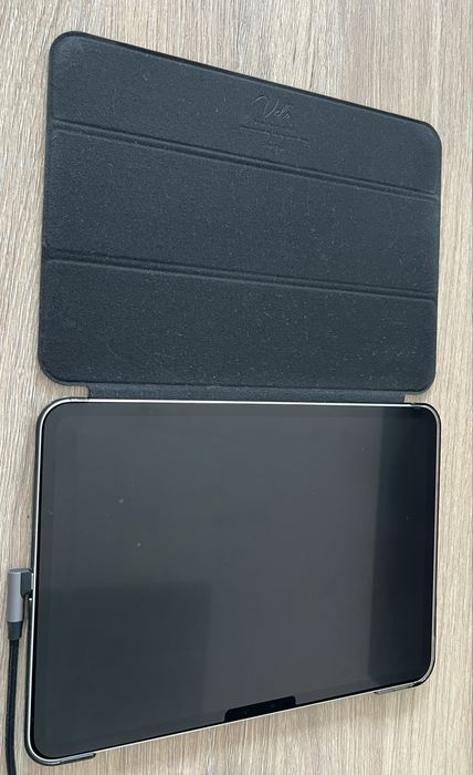 iPad Pro 11 inch M4 256 GB гаранция, застраховка и обратно изкупуване.