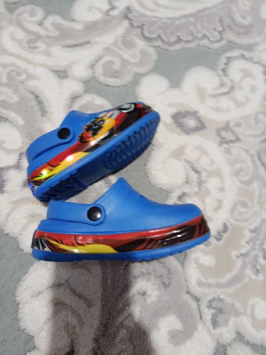 Papuci pt băiat mărimea 26