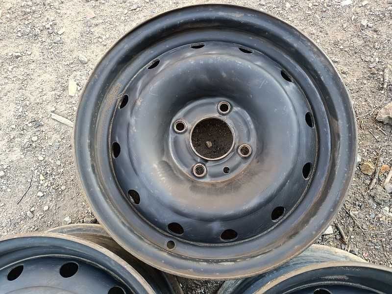 Продам оригинальные металлические диски на Пежо
